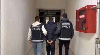 Mide ve bağırsaklarında uyuşturucu taşıyan şüpheli yakalandı